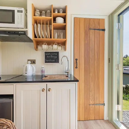 Percy Shepherd's Hut - High Borrans Farm * Ings (Cumbria)