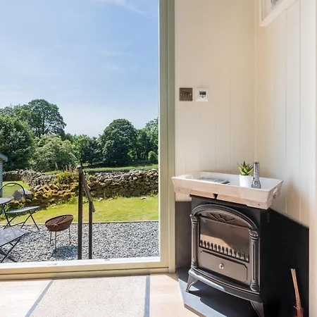 Percy Shepherd's Hut - High Borrans Farm Feriehus