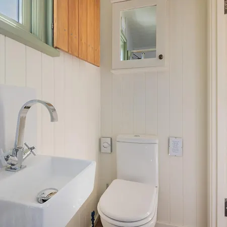 Percy Shepherd's Hut - High Borrans Farm Windermere