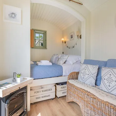 Percy Shepherd's Hut - High Borrans Farm بيت للعطل *